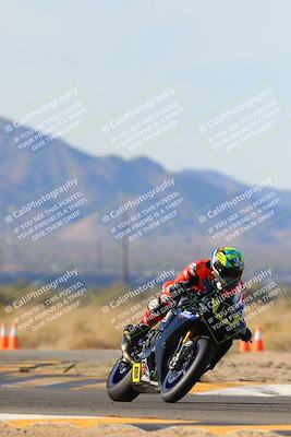 media/Dec-17-2023-CVMA (Sun) [[bf0c04832d]]/Race 2 Amateur Supersport Open/